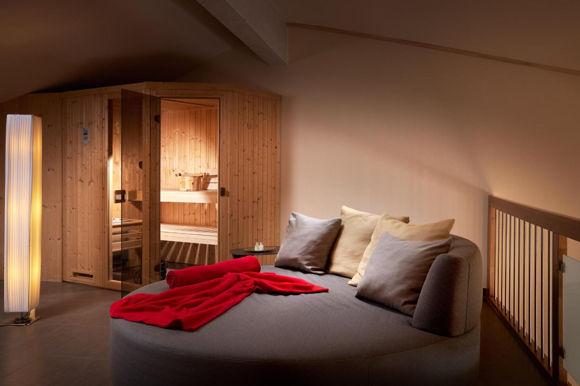 Suite Spa Bath Sauna,1536946879:JPEG